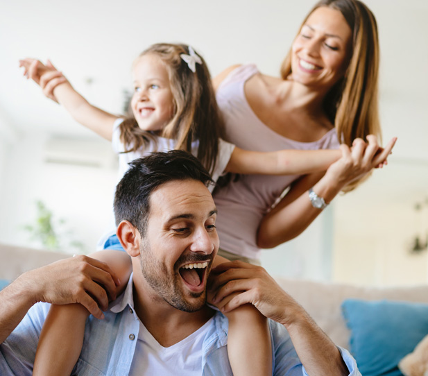Happy-Family-1-617x542 Happy-Family-1-617x542